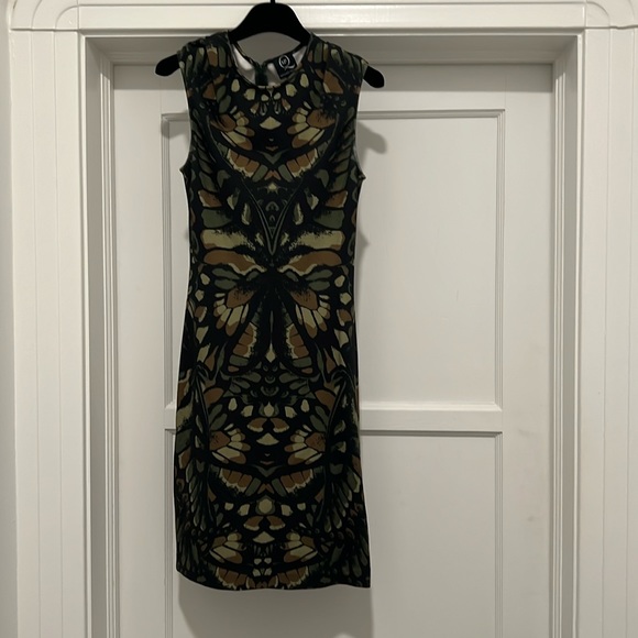 Authentic McQ Alexander McQueen 
Sleeveless camouflage print mini dress - Picture 4 of 9
